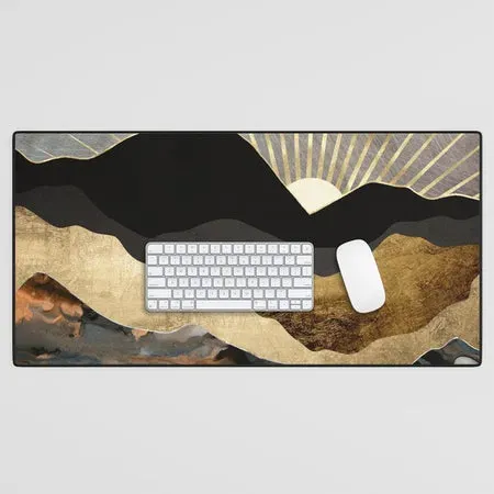 Society6 Copper and Gold Mountains tapis de bureau doré