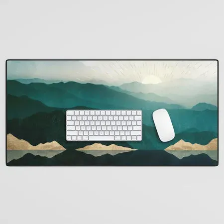 Society6 Waters Edge Reflection tapis de bureau montagne lac