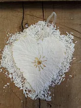 Sandrine Ramona Éclats d'or 3 cœur porcelaine 12x15 cm
