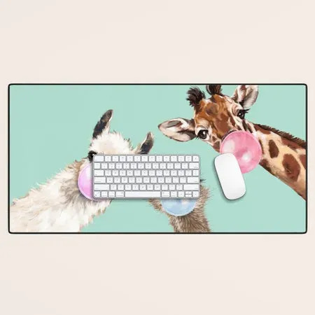 Society6 Bubble Gum Gang Green tapis de bureau animaux