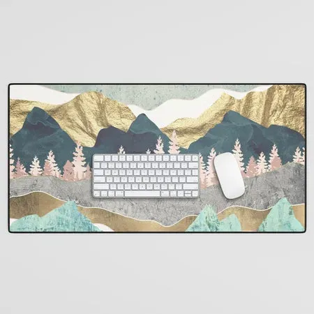 Society6 Summer Vista tapis de bureau montagne pastel