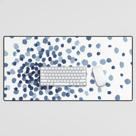 Society6 Explosion of Blue Confetti tapis de bureau bleu