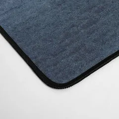 Society6 Indigo Watercolor Mountains tapis de bureau bleu