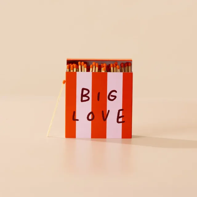 Maddison Ball Big Love boîte d'allumettes carrée orange