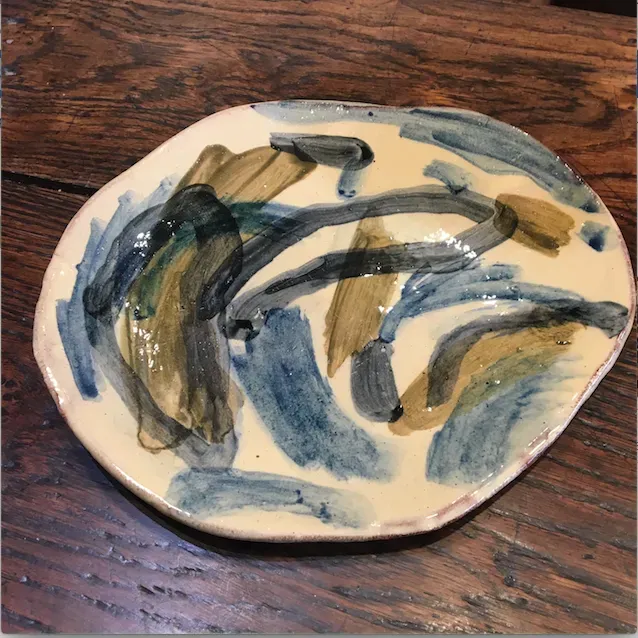 Galerie Kara Assiette en terre vernissée “Ombres” d’Héloïse Bariol