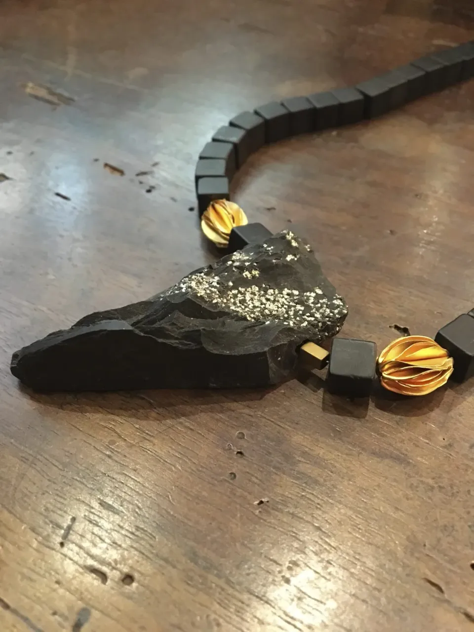 Galerie Kara Voie Lactée collier ardoise onyx vermeil