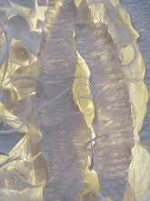 Sandrine Ramona Blanches plumes, blanche porcelaine œuvre murale