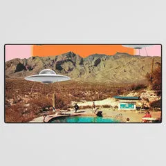Society6 They've Arrived UFO tapis de bureau rétro
