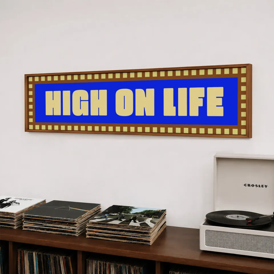 Maddison Ball High On Life tirage panoramique encadré 60x12 cm