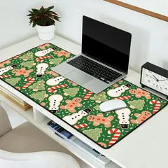 Society6 Sweet Christmas Cookies on Green tapis de bureau vert