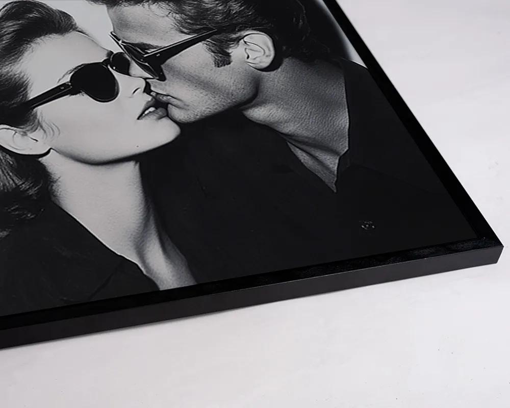 Any Image Jacob Baden The Kiss photo noir et blanc