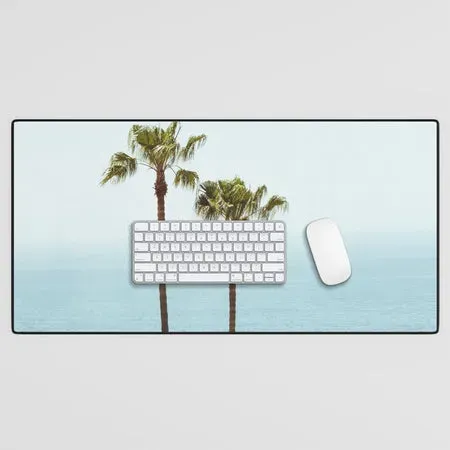 Society6 Morning in Laguna Beach tapis de bureau palmiers