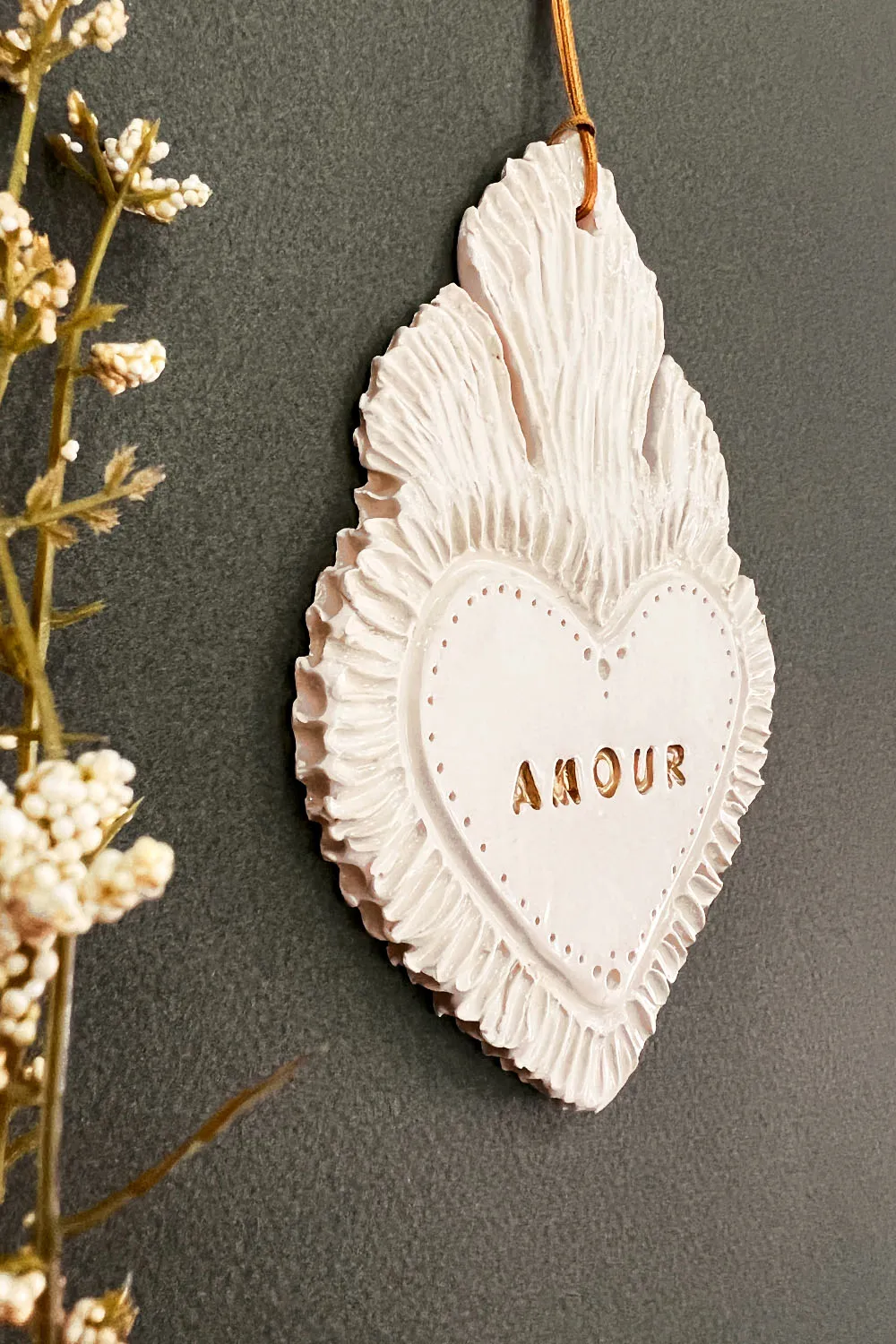Biankaléone Ex-voto Amour en lettre d'or 10 x 13,5 cm