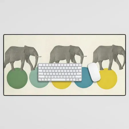 Society6 Travelling Elephants tapis de bureau éléphants