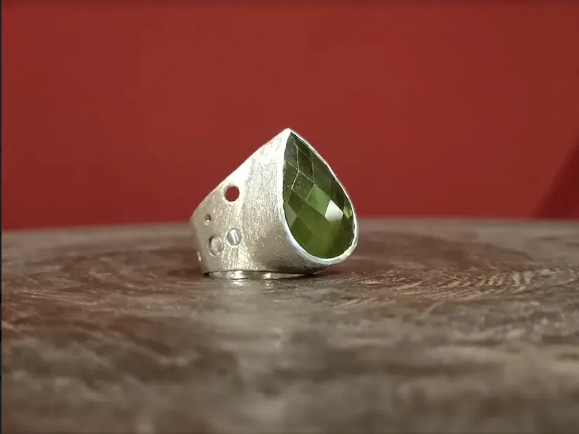 Galerie Kara Tanuj Shivahare bague argent brossé vasonite