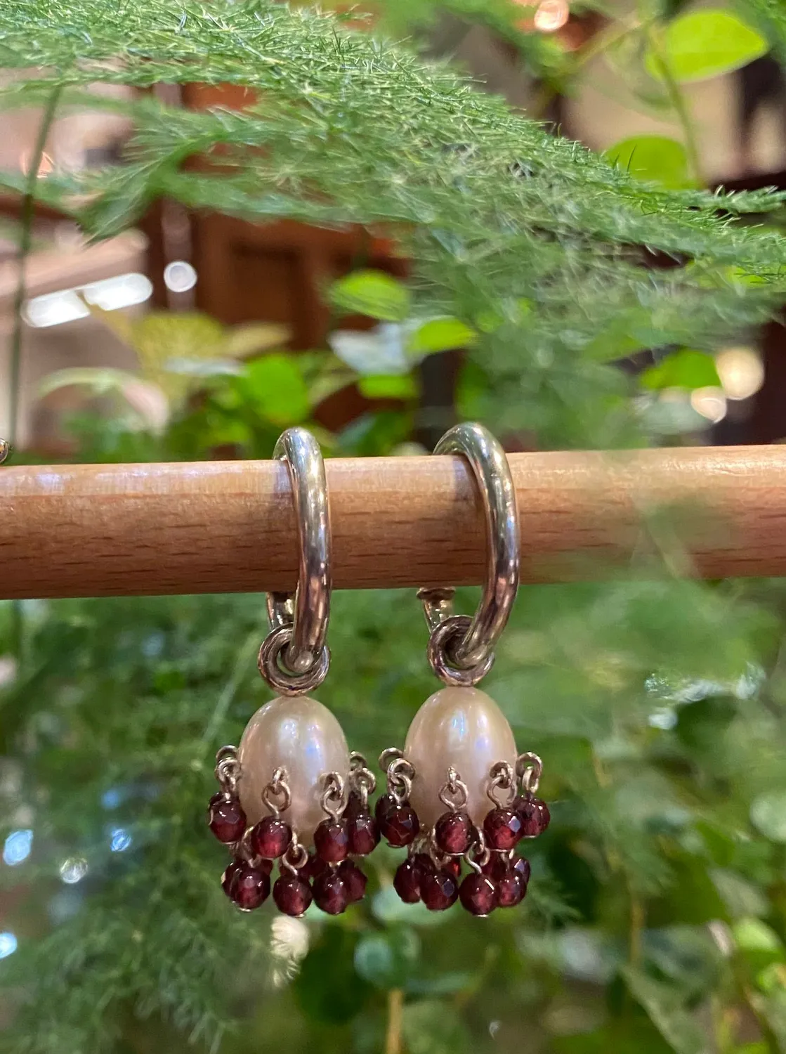 Galerie Kara Clémentine Despocq boucles argent perles grenats
