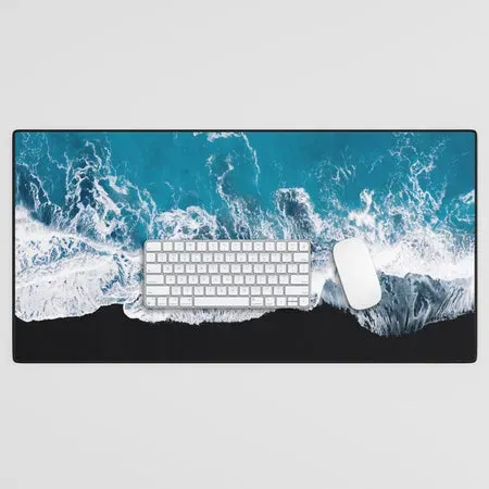 Society6 Waves Iceland tapis de bureau sable noir