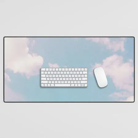 Society6 Pink Lining tapis de bureau ciel pastel