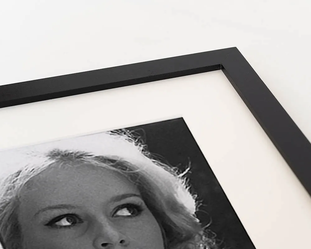 Any Image Jacob Baden Brigitte Bardot Driving affiche encadrée noir et blanc