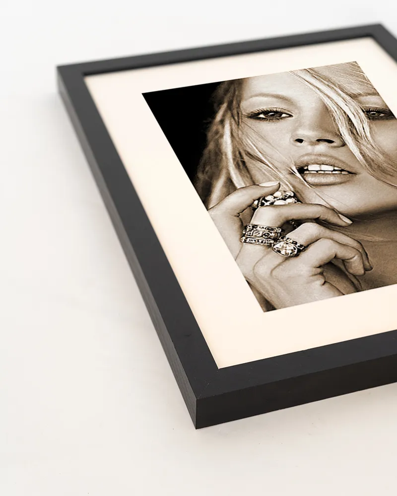 Any Image Kate Moss Close up tableau noir et blanc