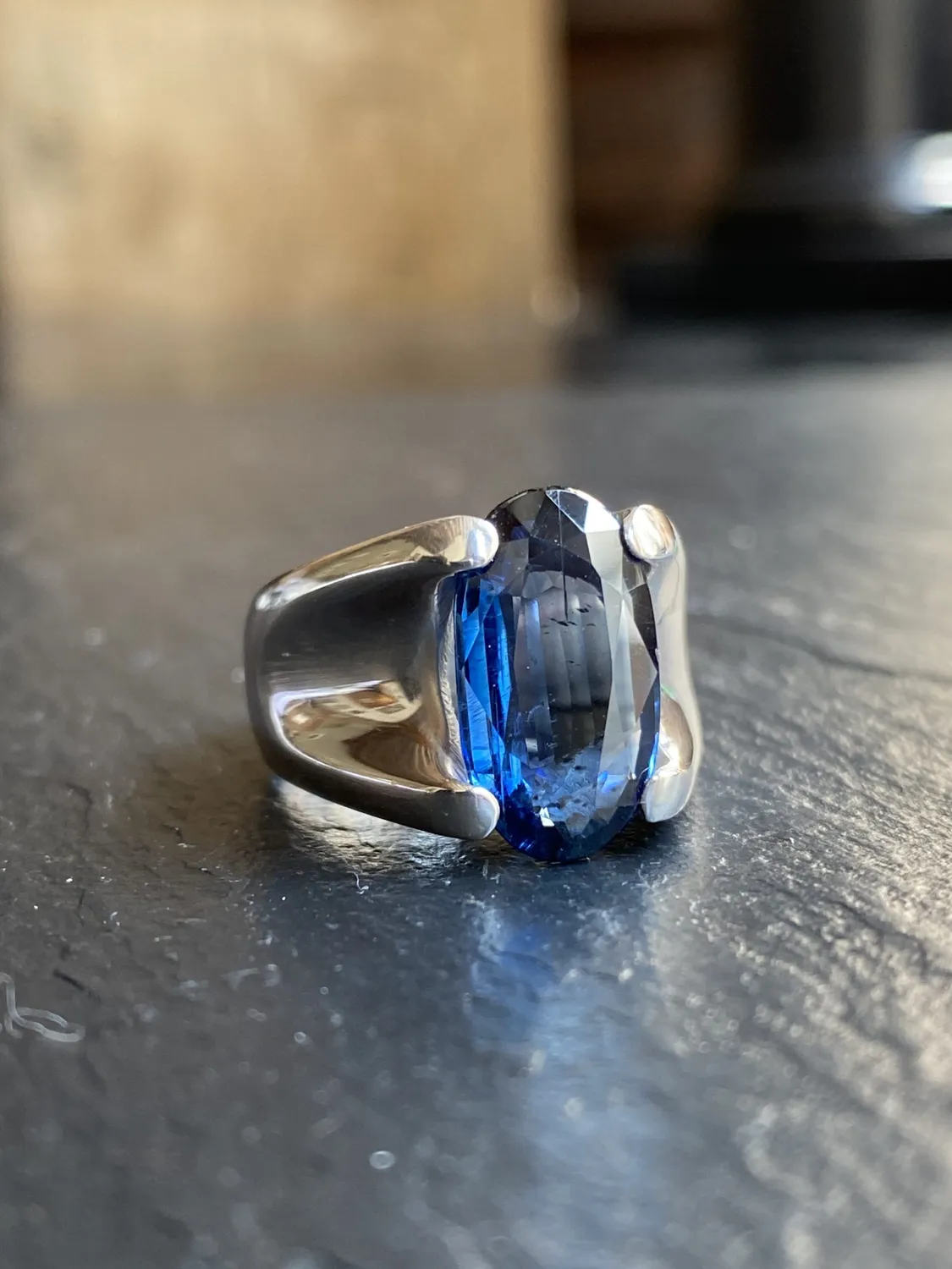 Galerie Kara Eleonora Aromando bague argent cyanite