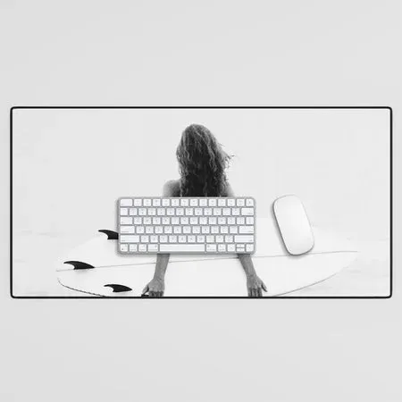Society6 Surf Girl tapis de bureau noir et blanc