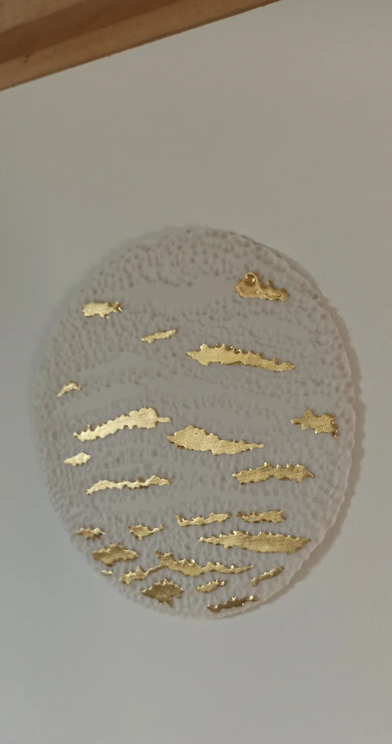 Sandrine Ramona Aqua tableau de porcelaine feuille d'or 22 carats