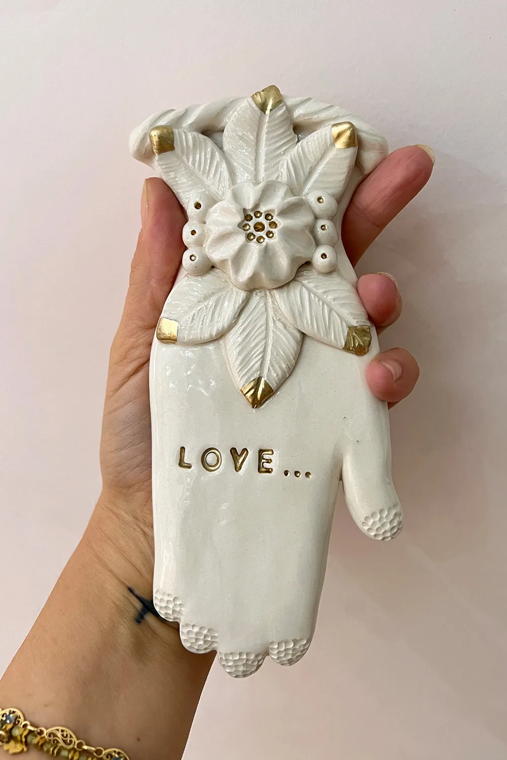 Biankaléone Main Love fleur d’or main murale 7 x 17 cm