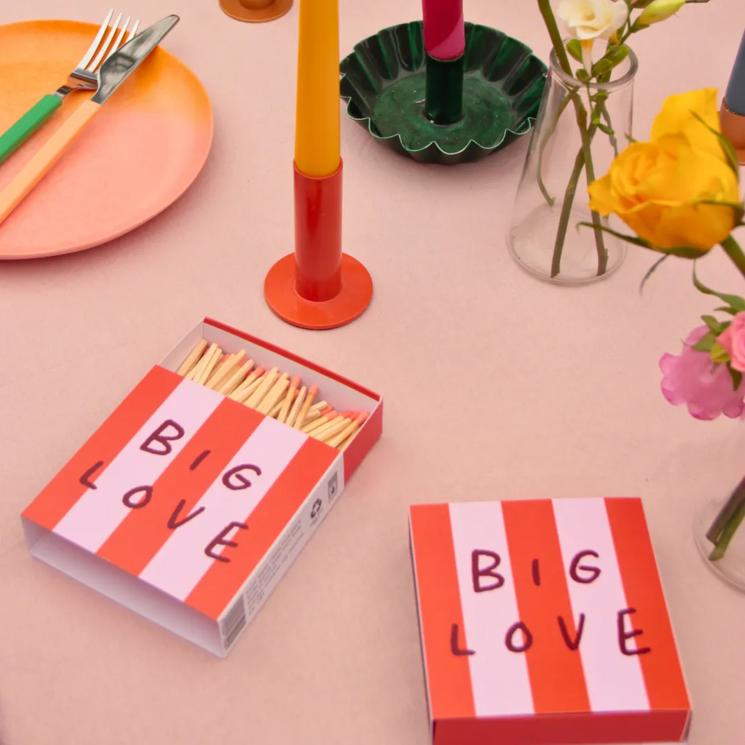 Maddison Ball Big Love boîte d'allumettes carrée orange