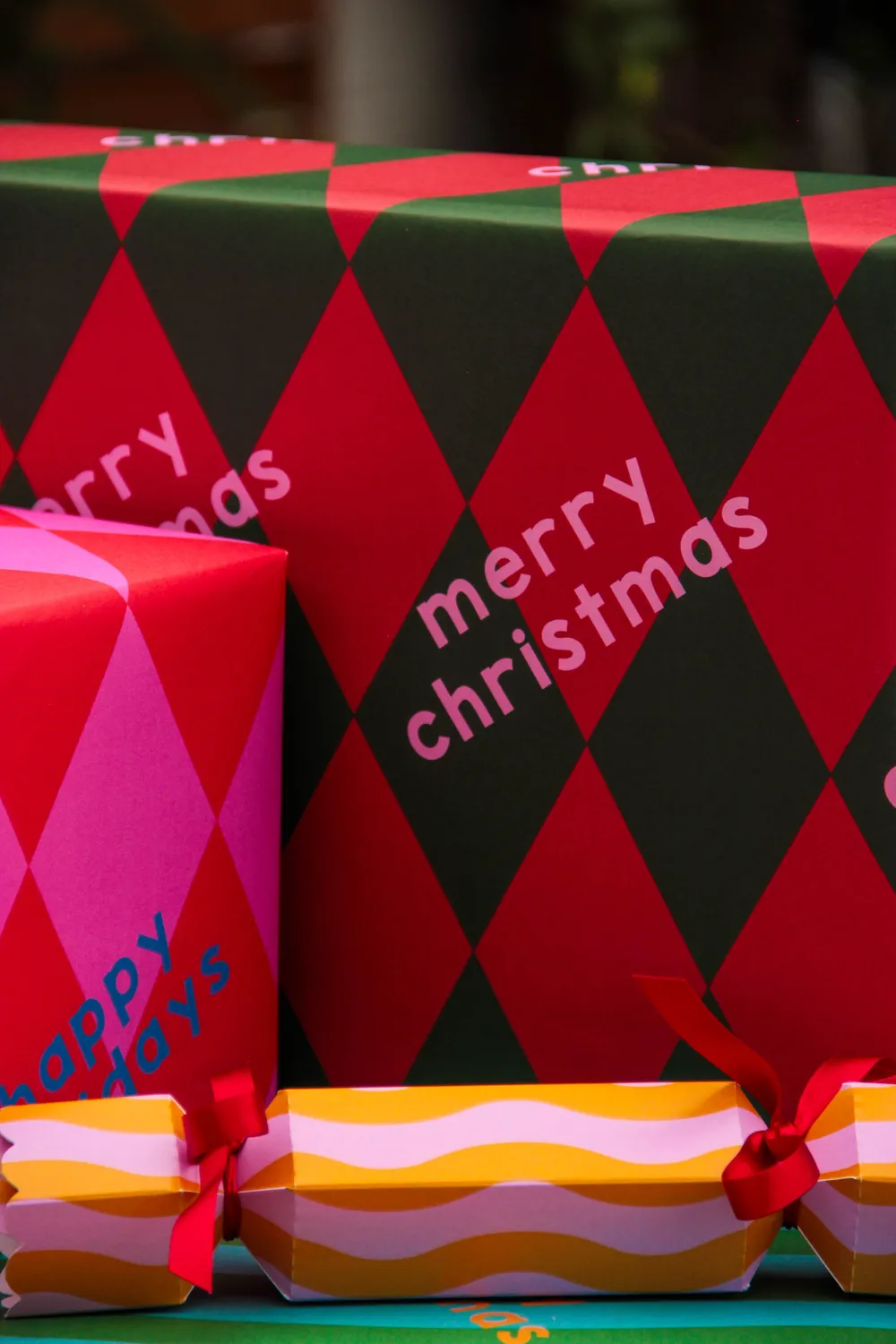 Maddison Ball Merry Christmas papier cadeau rayÃ©