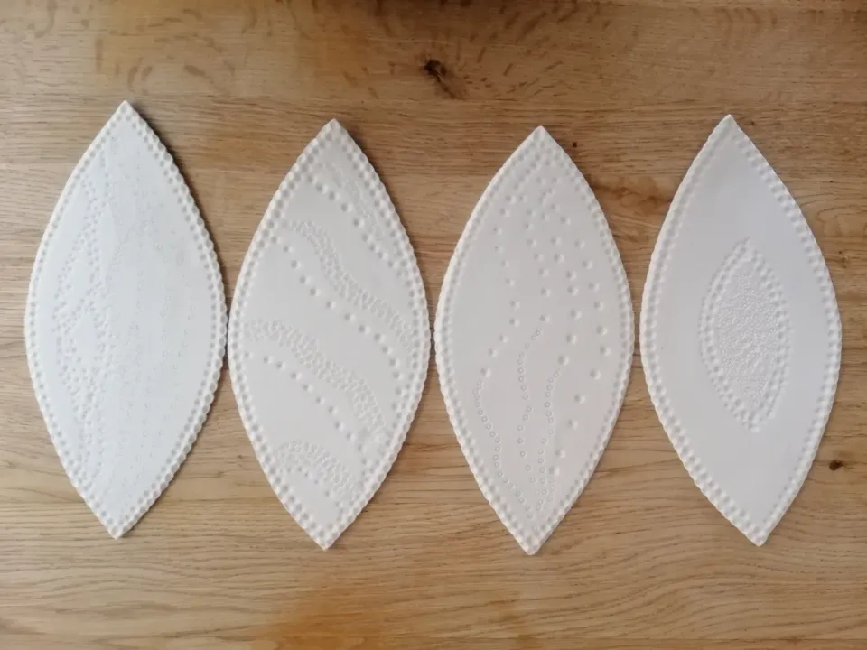 Sandrine Ramona Biscuits porcelaine feuille plate lot 4