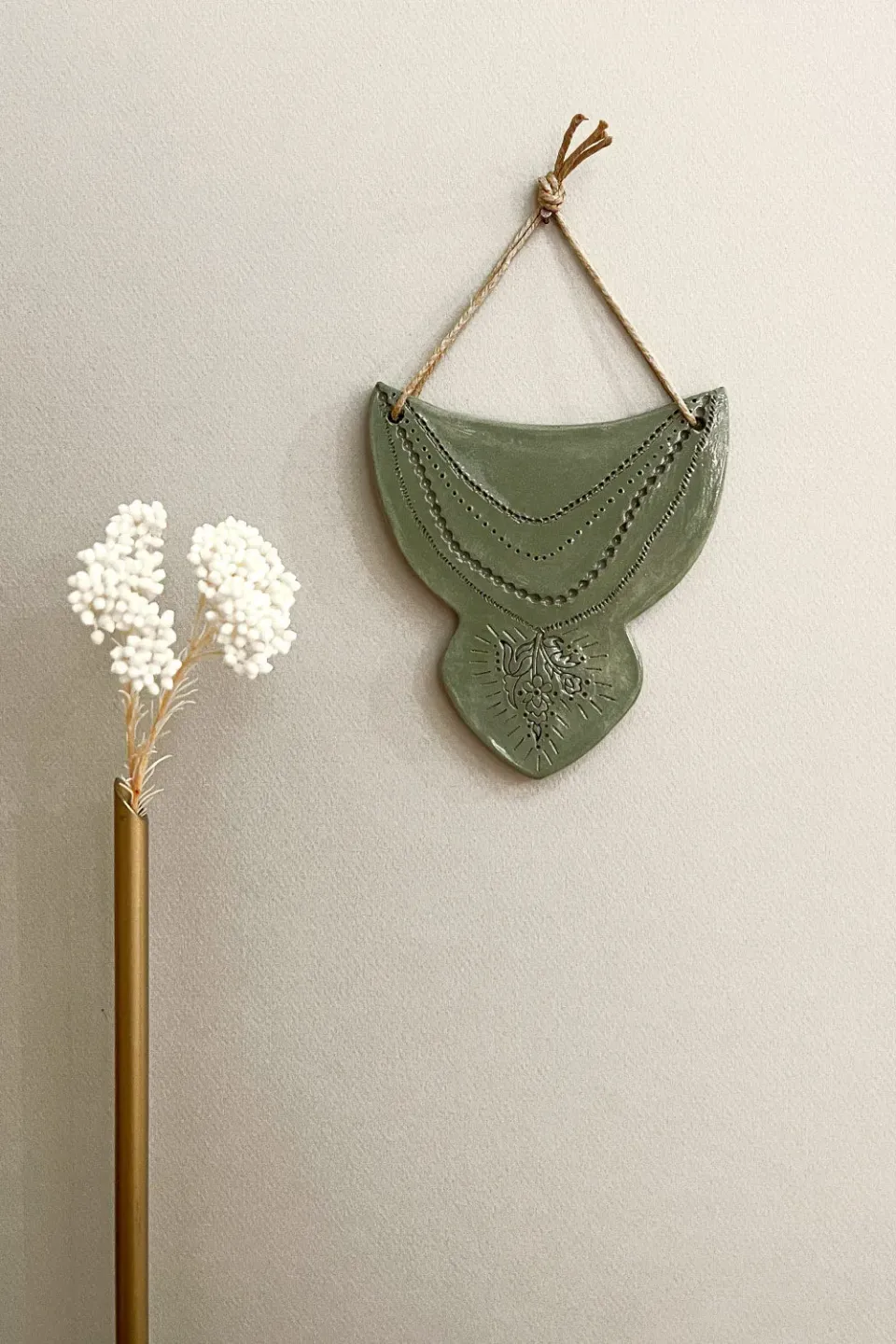 Biankaléone Talisman à colliers décor mural 11x11 cm