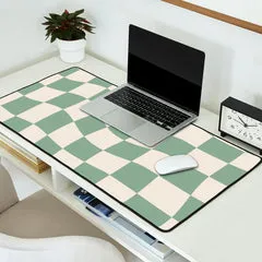 Society6 Sage Green Wavy Checkered Pattern tapis de bureau