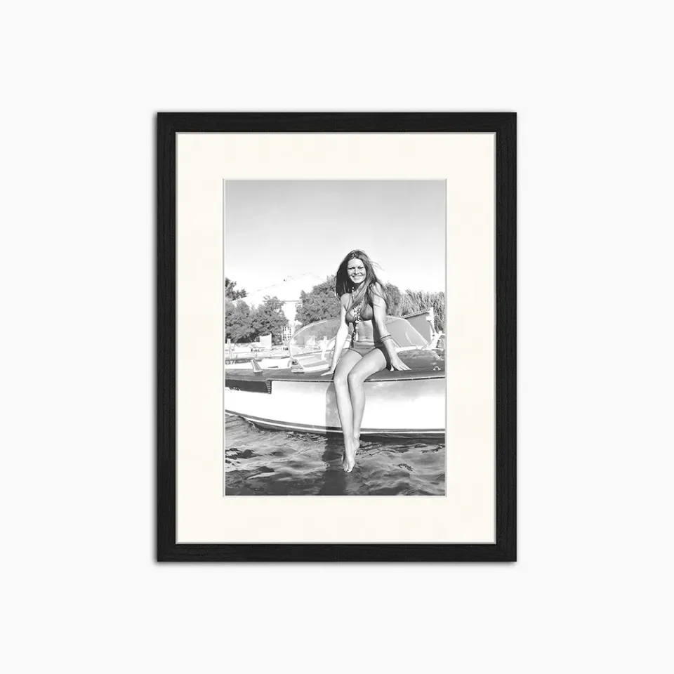 Any Image Brigitte Bardot Posing photo encadrée star noir et blanc