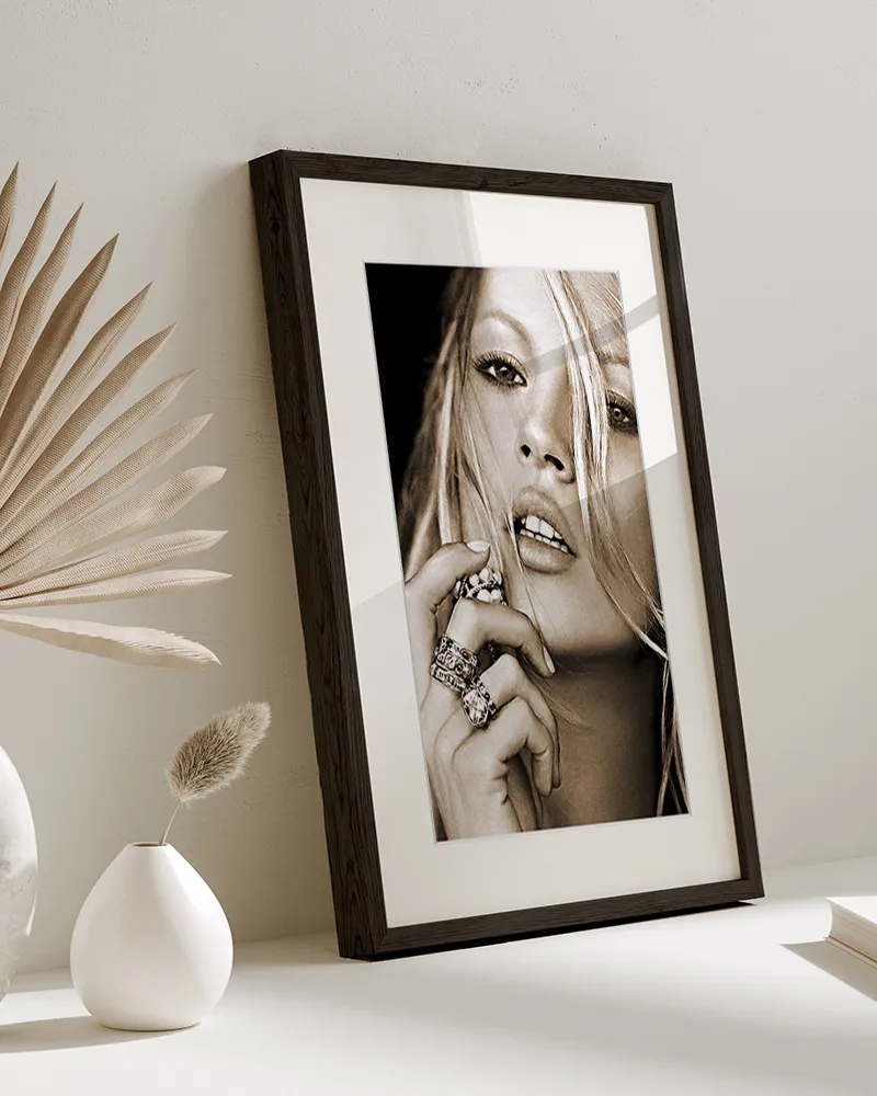Any Image Kate Moss Close up tableau noir et blanc