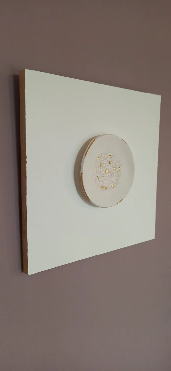 Sandrine Ramona Cosmos 2 tableau porcelaine dorée
