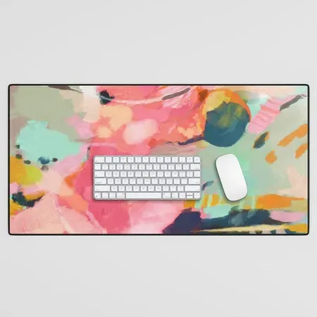 Society6 Spring Moon Earth Garden tapis de bureau jardin corail