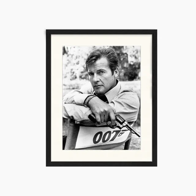 Jacob Baden Sir Roger Moore 007 toile encadrée photo 007