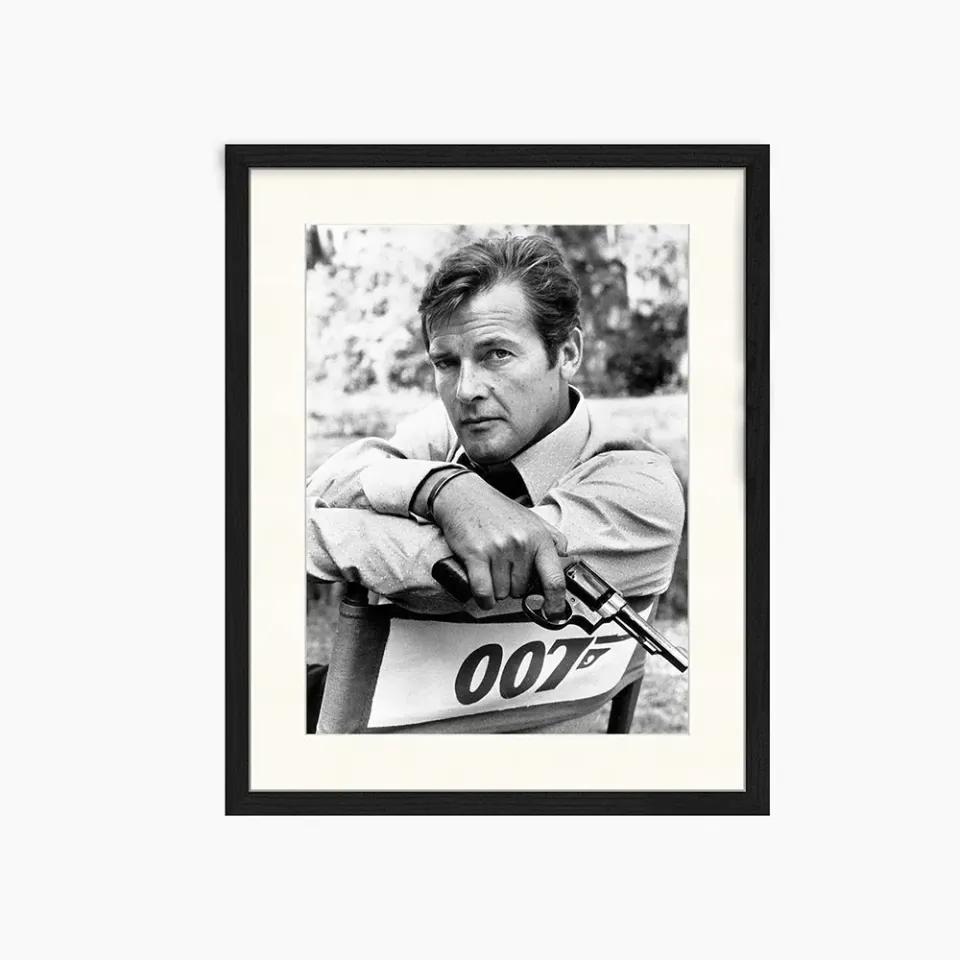 Jacob Baden Sir Roger Moore 007 toile encadrée photo 007