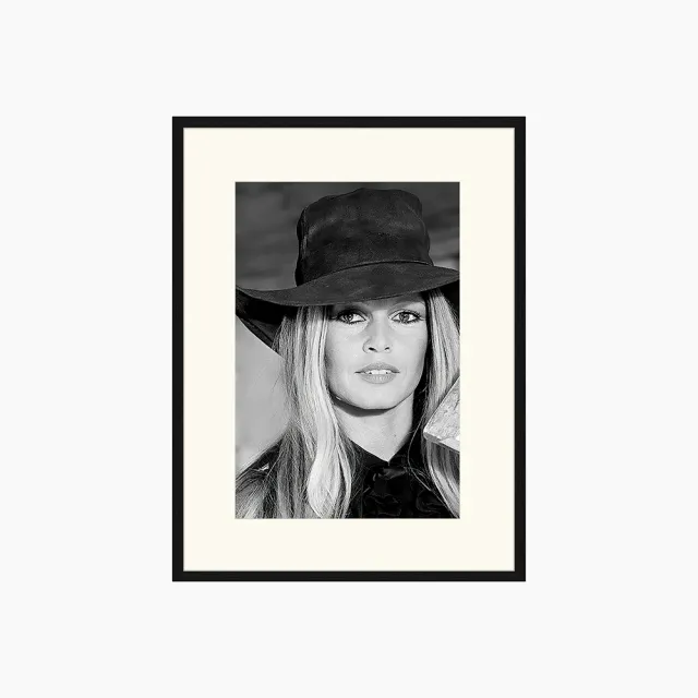 Any Image Brigitte Bardot with Black Hat photo encadrée noir et blanc