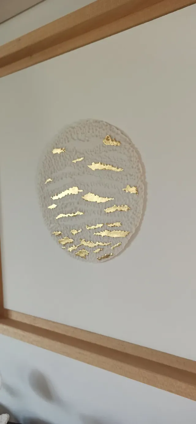 Sandrine Ramona Aqua tableau de porcelaine feuille d'or 22 carats