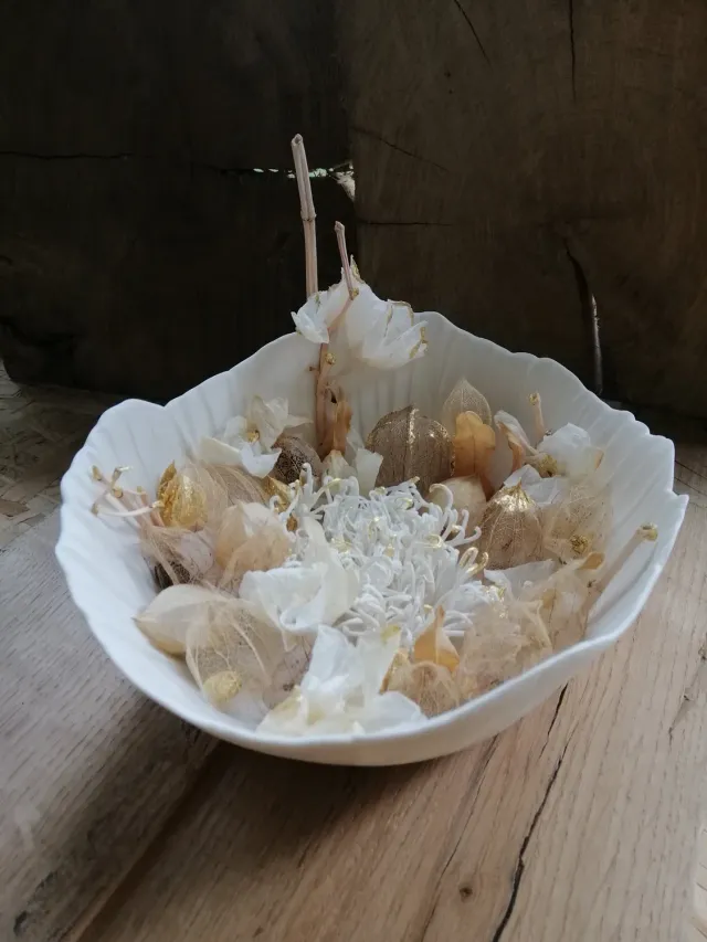 Sandrine Ramona Au creux de coupelle porcelaine fleurs séchées 22 cm