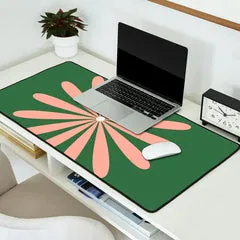 Society6 Big Daisy Retro Minimalism in Blush and Green tapis de bureau