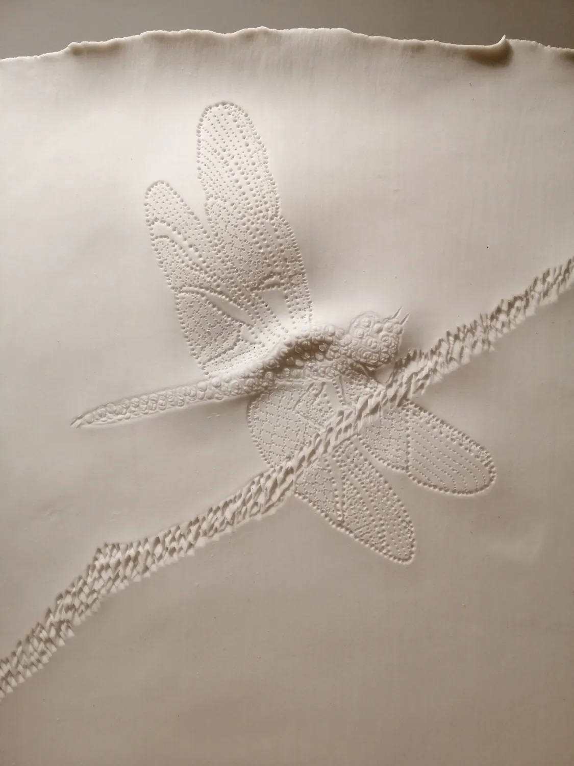 Sandrine Ramona Demoiselle lithophanie porcelaine sur bois 31 cm