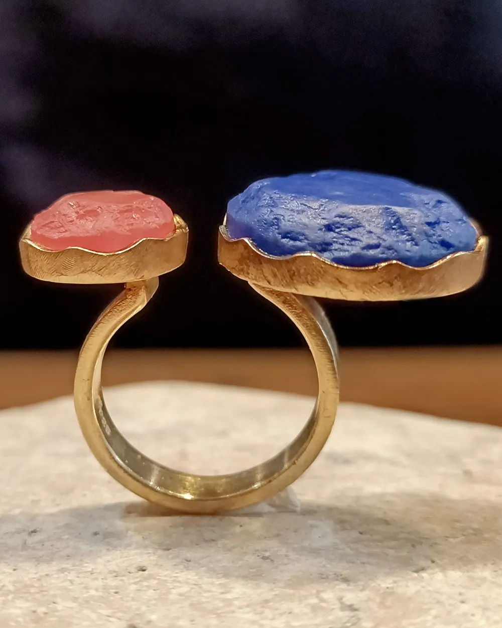 Galerie Kara Bague en vermeil, lapis-lazuli et pierre d’O. Amin