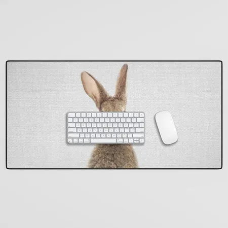 Society6 Rabbit - Colorful tapis de bureau lapin brun