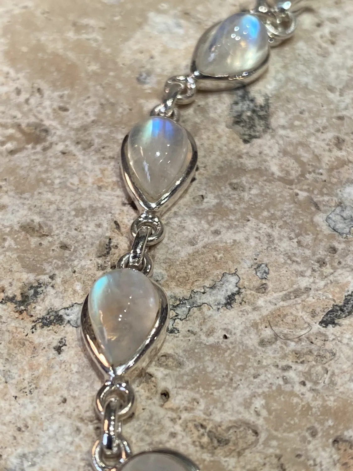 Galerie Kara Glaçon bracelet en pierre de lune argent et vermeil