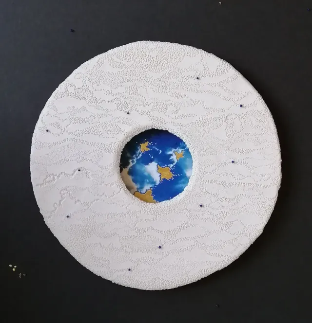 Sandrine Ramona Là-haut II tableau porcelaine 55,5 cm