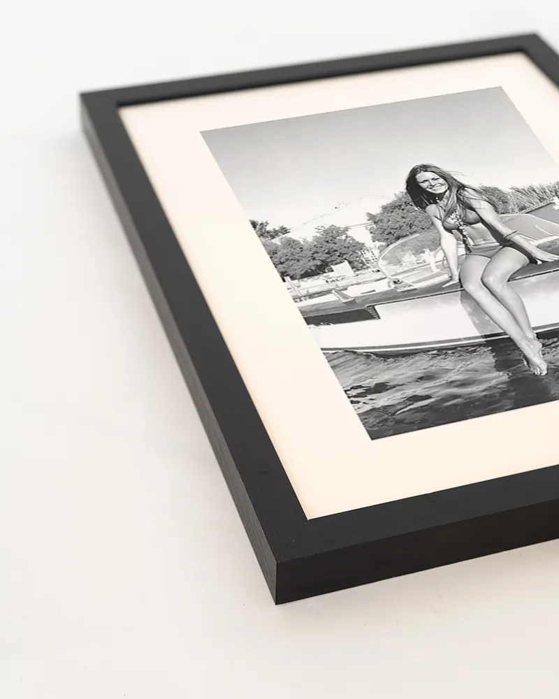 Any Image Brigitte Bardot Posing photo encadrée star noir et blanc