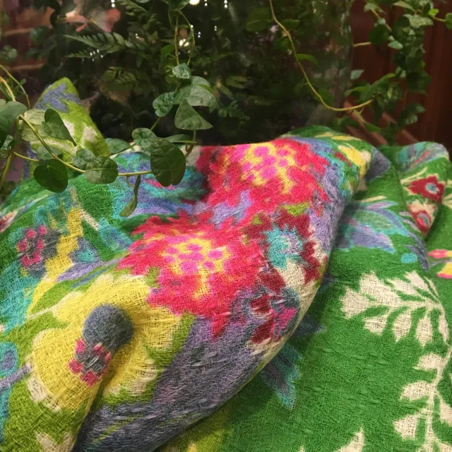 Galerie Kara Fleur-Verte châle artisanal